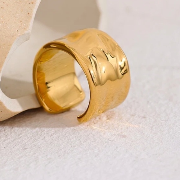 New Gold Hammered Wide Band Ring - Picture 3 of 13